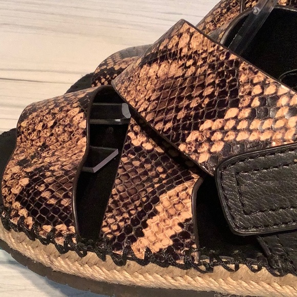 Vince Tenison Senegal sandals - Picture 5 of 12